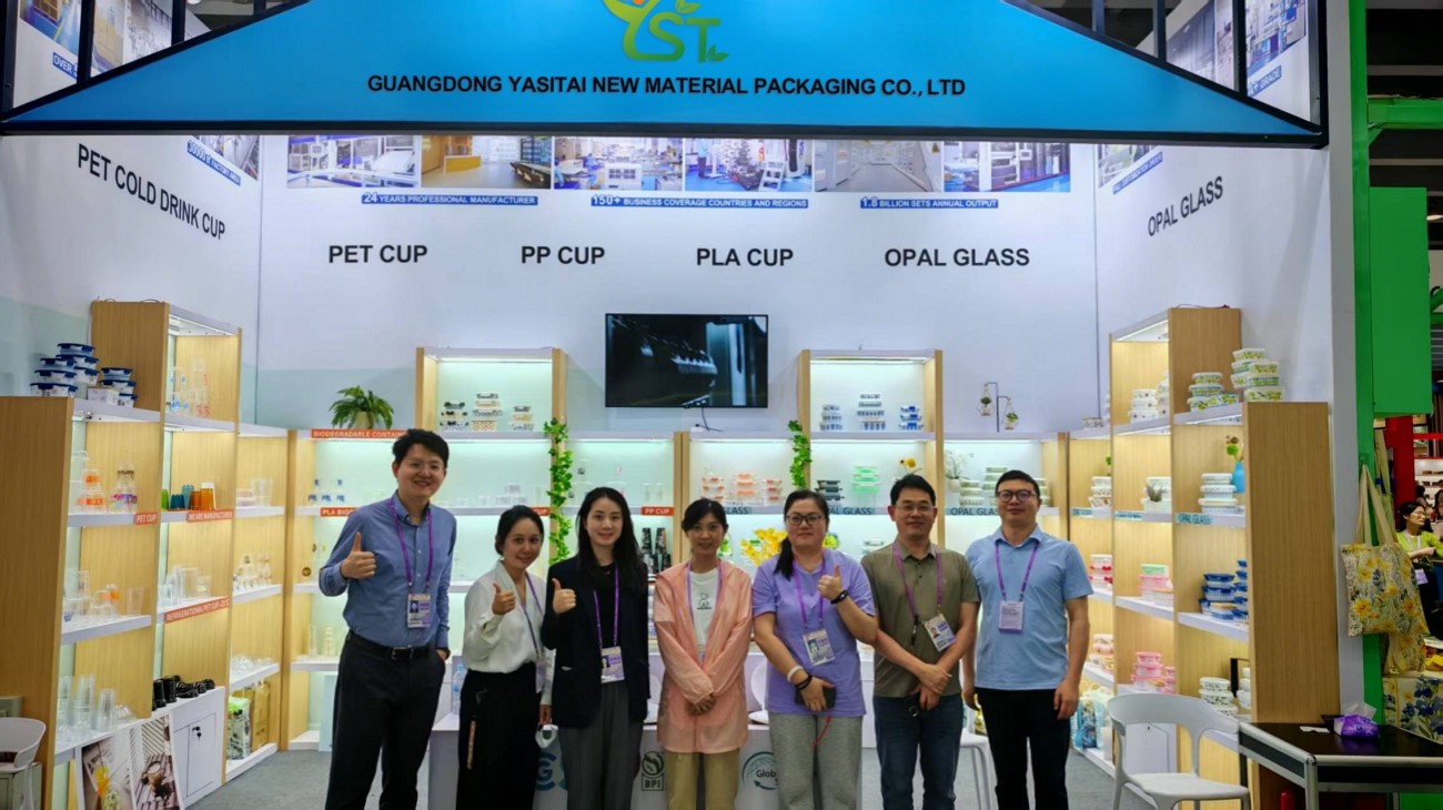 Yasitai Meets Global Buyers at 137th Canton Fair (1)